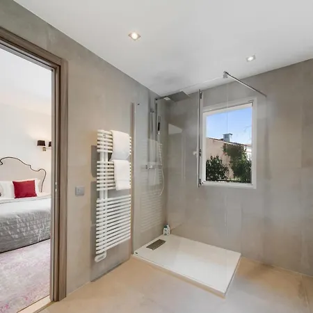 Apartment Rue D'antibes 4 Bedroom Apt