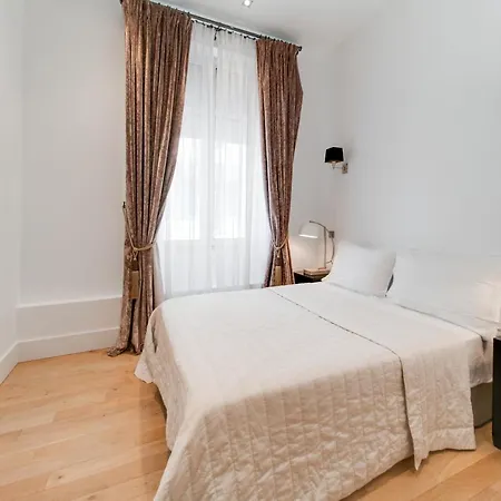 Rue D'antibes 4 Bedroom Apt Cannes
